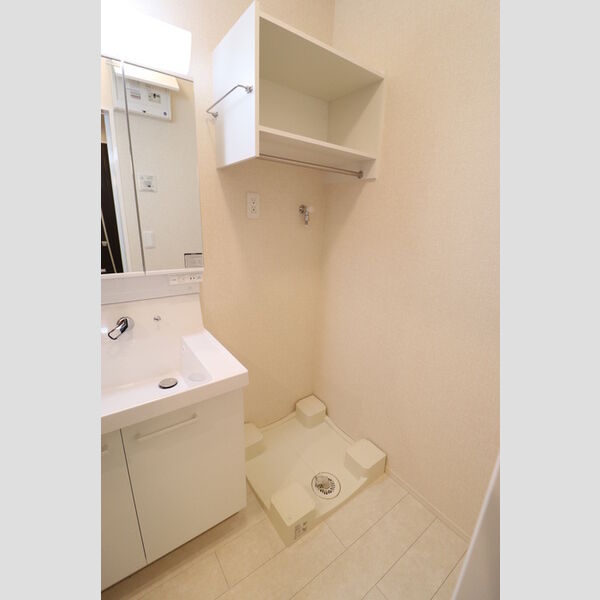 セレブレイト本城102号室 室内洗濯機置き場