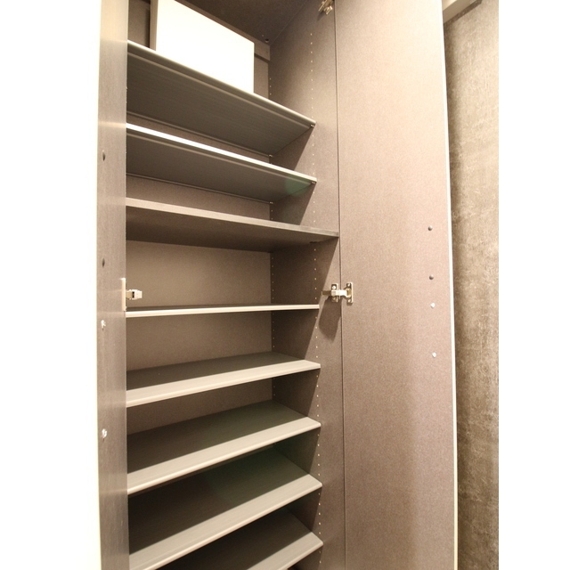 プレール・ドゥーク赤塚201号室 シューズボックス