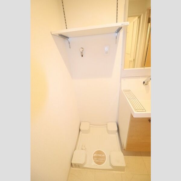 ロイヤルグレース道201号室 室内洗濯機置き場