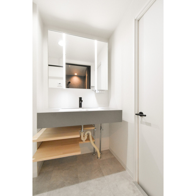 オーパスホームズ白山0902号室 内観