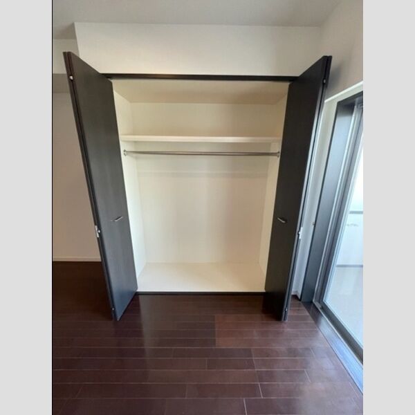 ロイヤルパークス西新井1025号室 リビング