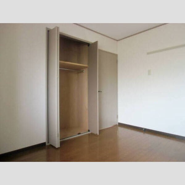 プレシオス 201(洋室)