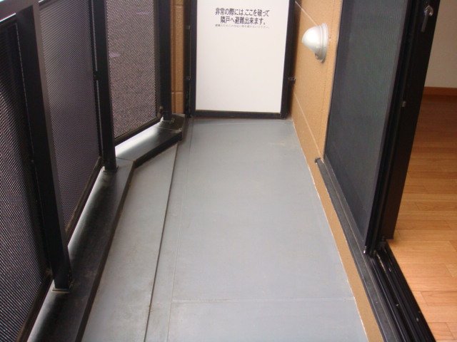 ルーム新町206号室 ベランダ