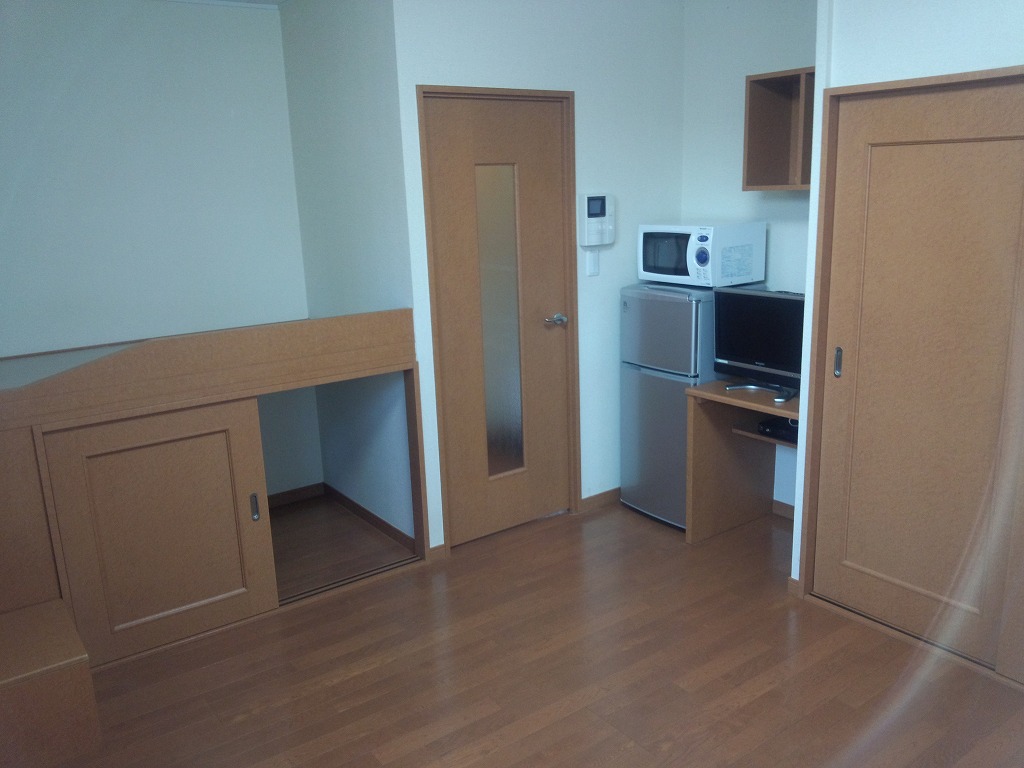 レオパレスラーナ リビング