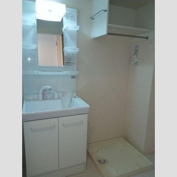 ポルト セレーノ208号室 洗面所