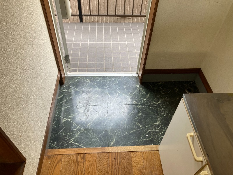 フローラ2階 玄関