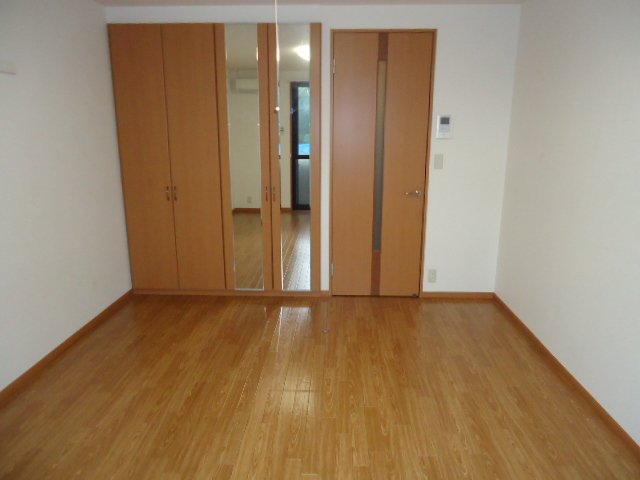 ヤマリハウス　コヤマ102号室 クローゼット