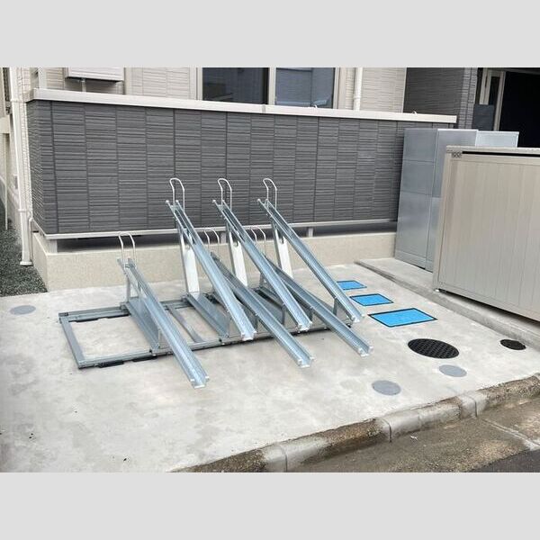 エバーガーデン305号室 駐輪場