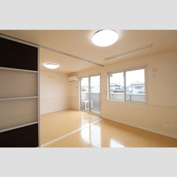 ピーノフォーリア　弐番館201号室 洋室