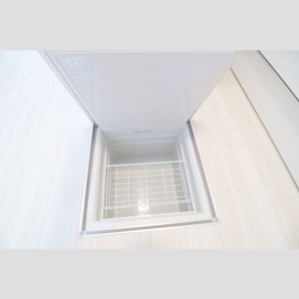 メイプルシャトー102号室 床下収納