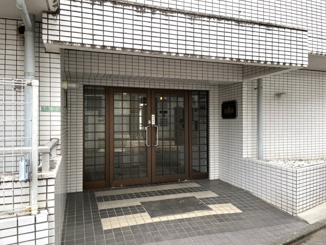 スカイコート都立大学2階 エントランス