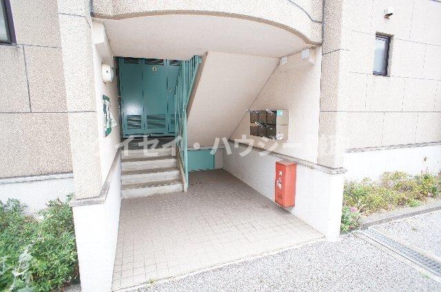 シャトレーシラハタ0105号室 エントランス