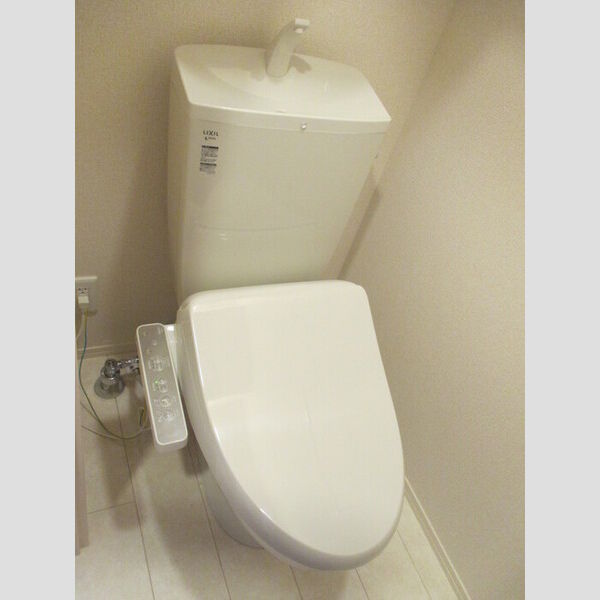 フィオーレ 温水洗浄暖房便座