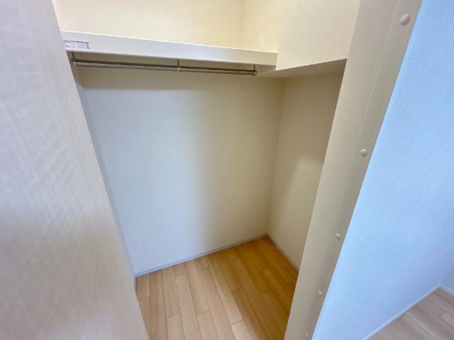 サウスヒル藤吉102号室 ウォークインクローゼット