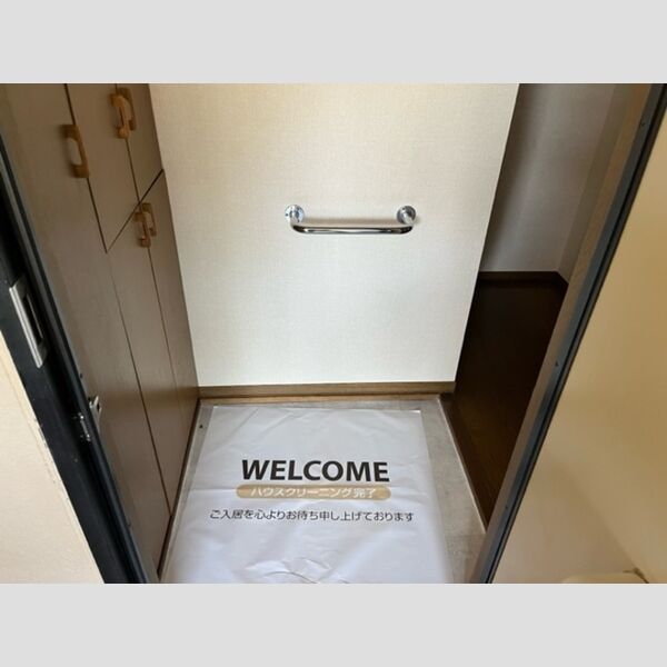 アメニティ　AB 玄関