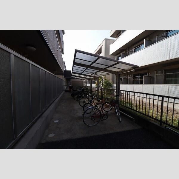 アプローズ馬橋 駐輪場