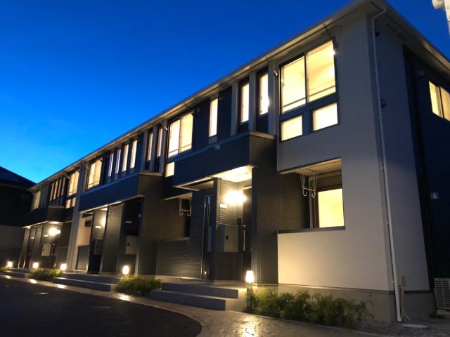 ミルサンク 外観写真（夜）