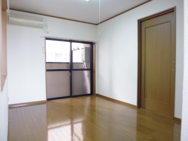 Ｂｅａｕｔｙ　Ｈｉｌｌｓ２００２ リビング