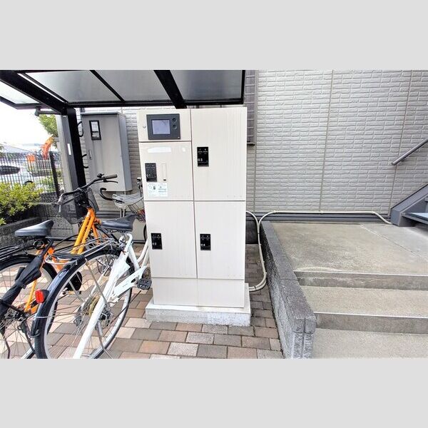 ロイヤルパレス 宅配ボックス