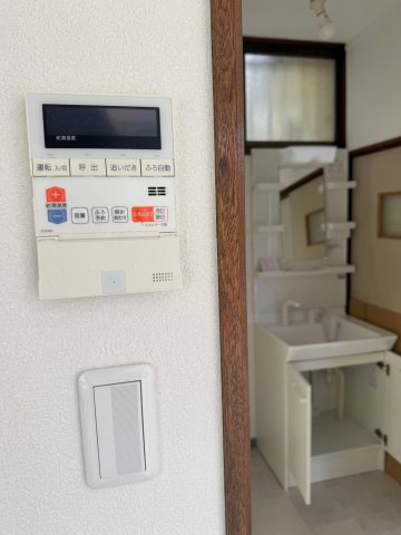 緑風の戸建 追い炊き機能付き。給湯は石油を使っていて経済的！
