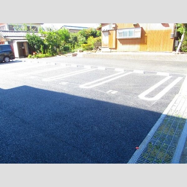 WillキシモトⅡ 駐車場