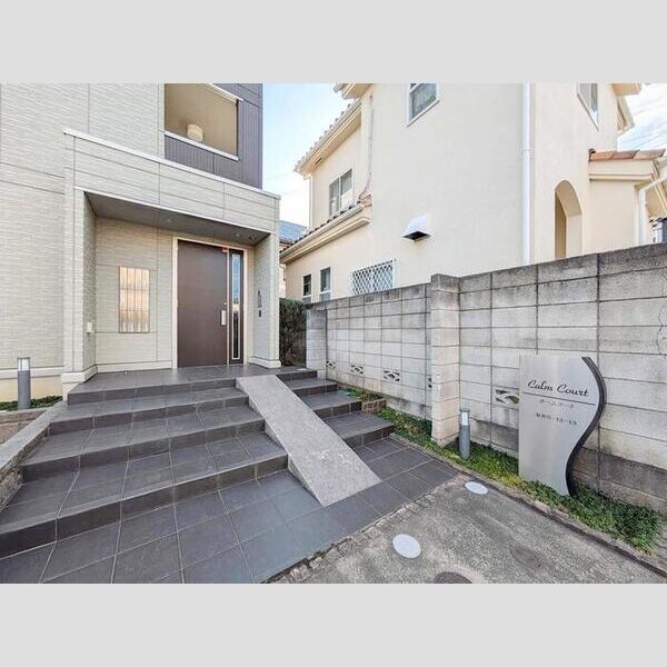 カームコート エントランス