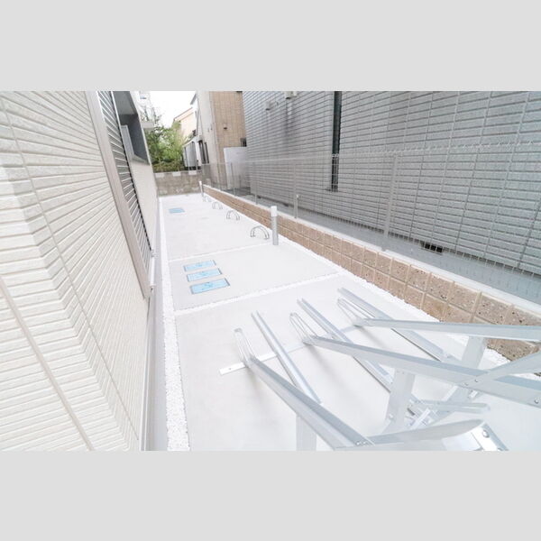 Briller 東大宮 駐輪場