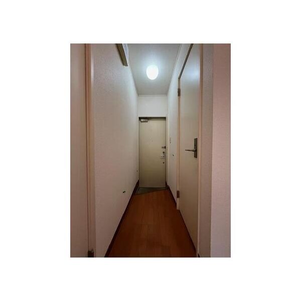 コリヌ・ド・鷺沼101号室 玄関