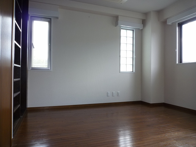 サンホームズ代々木上原0302号室 リビング