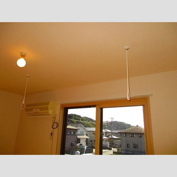 ヴィラ パルテール203号室 室内物干し