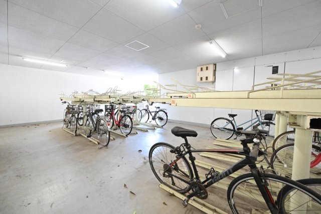 メインステージ大山2階 駐輪場