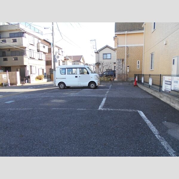 ヴィラ ウィステリア101号室 駐車場