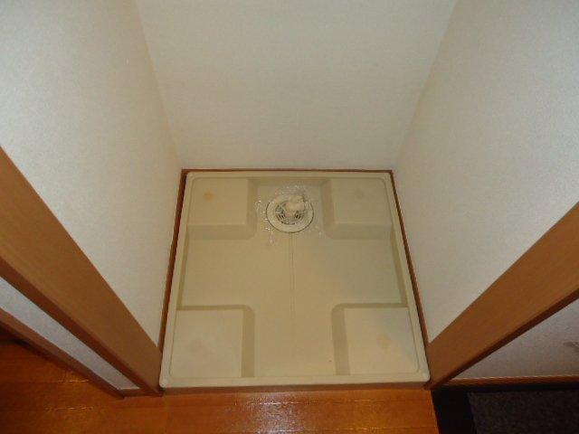 メゾン・ド・オリーブ201号室 洗濯機置場