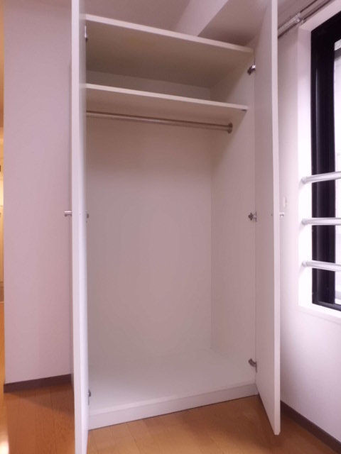 グランディオール白楽0301号室 こまごまとしたものを収納できそうですね