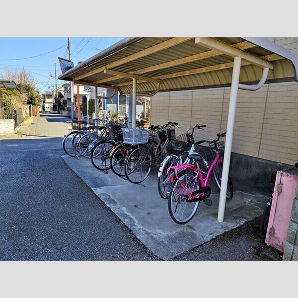 ストークコートN101号室 駐輪場