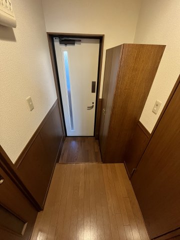 アン・シャーリー0102号室 玄関