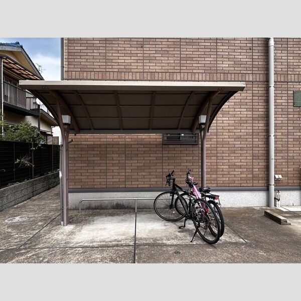 オークハイツⅧ 駐輪場