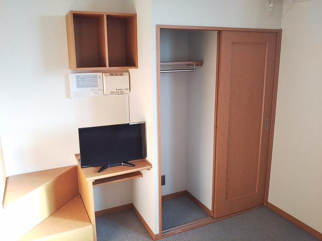 レオパレスアンセストラル203号室 寝室