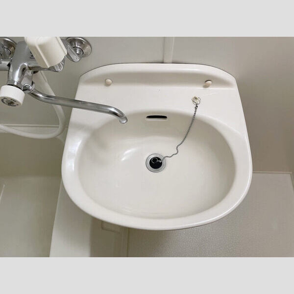 クレスト西戸部202号室 洗面