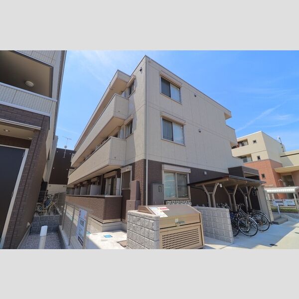 クレール西大宮206号室 建物外観