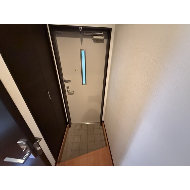 ヴィクトリアンコート千葉401号室 同建物別部屋の参考画像