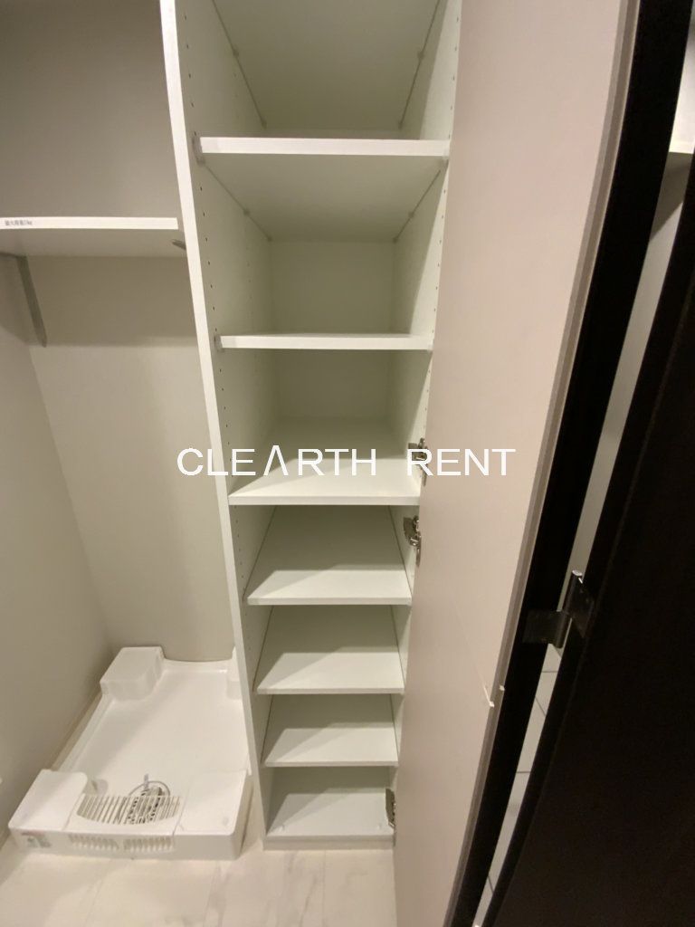 コンシェリア目黒本町 ＴＨＥ ＲＥＳＩＤＥＮＣＥ4階 パウダールームにリネン庫設置