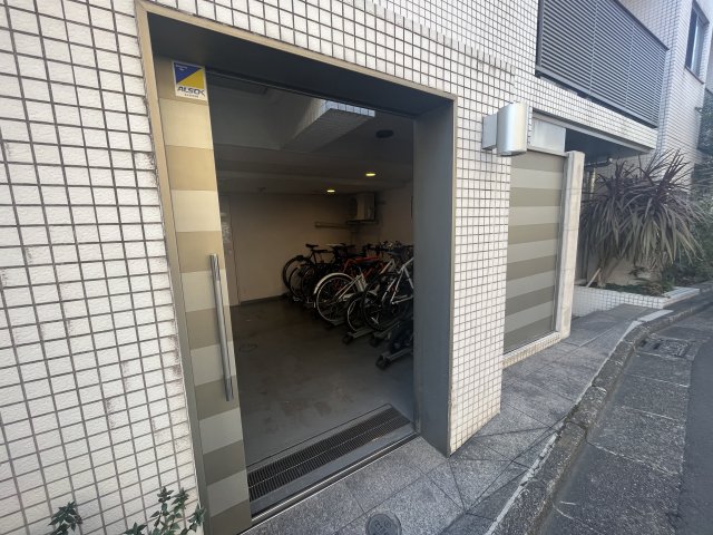 ガーデン代々木八幡207号室 同建物別部屋の参考画像