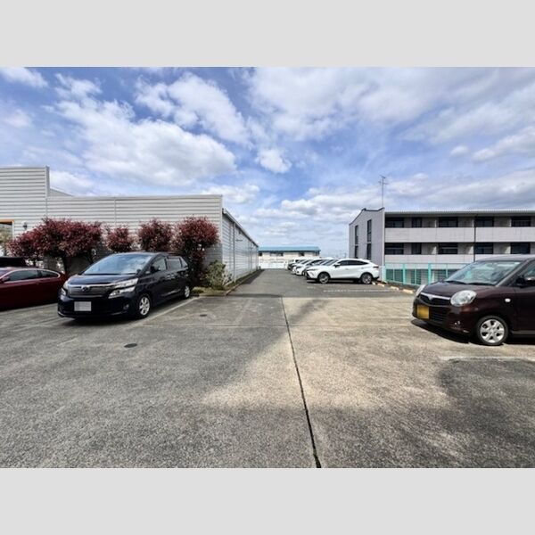 ウエストヒル湘南弐番館 駐車場