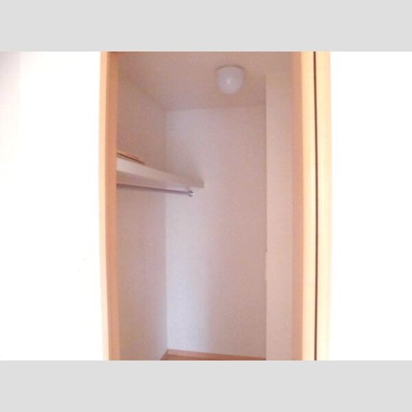 イー・エフ・ドミール ウォークインクローゼット