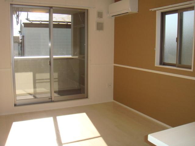 クラルテ　アジュール201号室 リビング