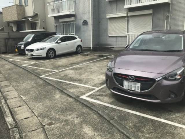 細田ハウス 駐車場
