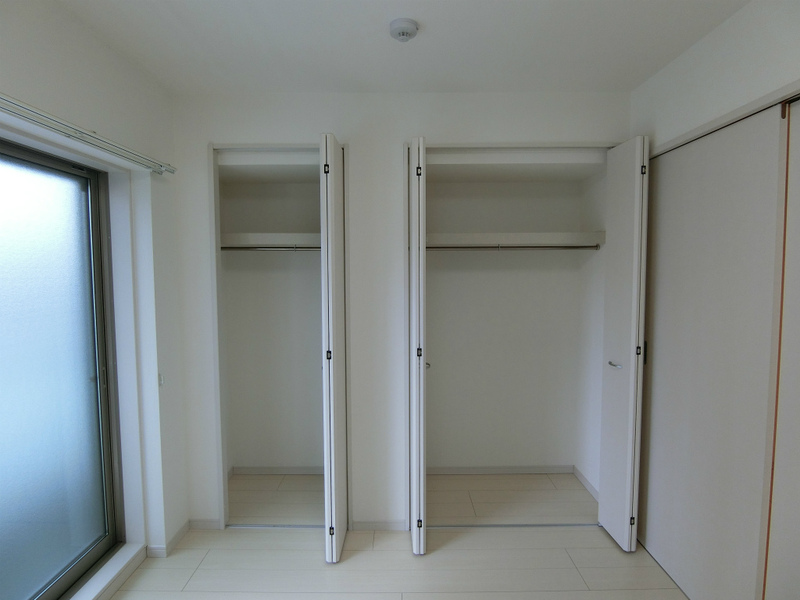 リブリ・ルアージュ学園東2階 収納