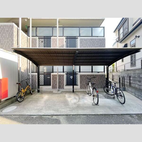 シャルマンピア 駐輪場