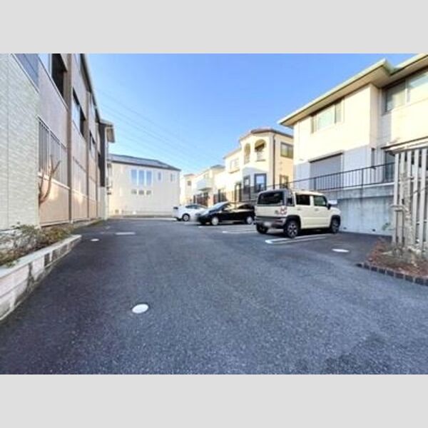 ガーデンハイツ・モッコク 駐車場